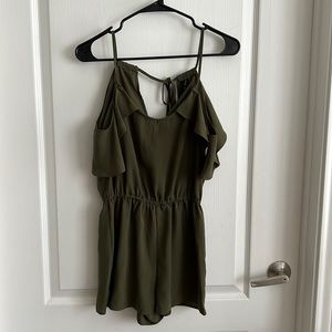 Romper w/ open sleeves